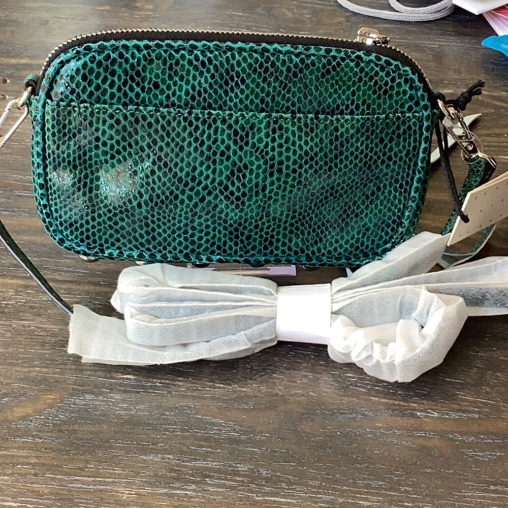 Aimee Kestenberg Green Snake Embossed Leather Crossbody Bag with Silver Hardware - Picture 3 of 12